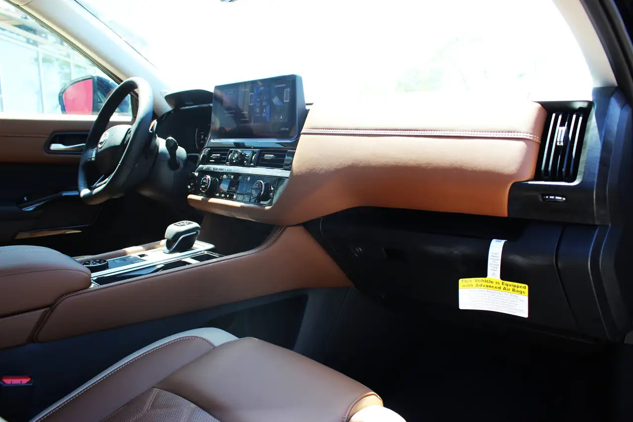 Nissan Pathfinder снимка Nissan Pathfinder