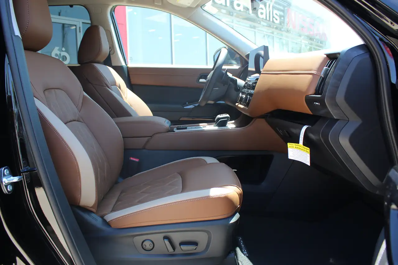 Nissan Pathfinder снимка Nissan Pathfinder