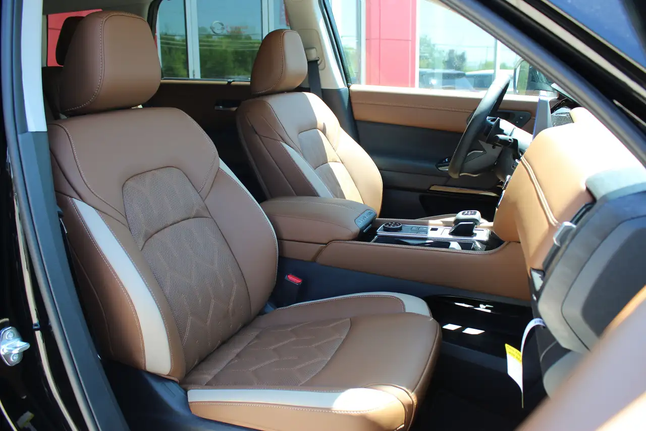 Nissan Pathfinder снимка Nissan Pathfinder