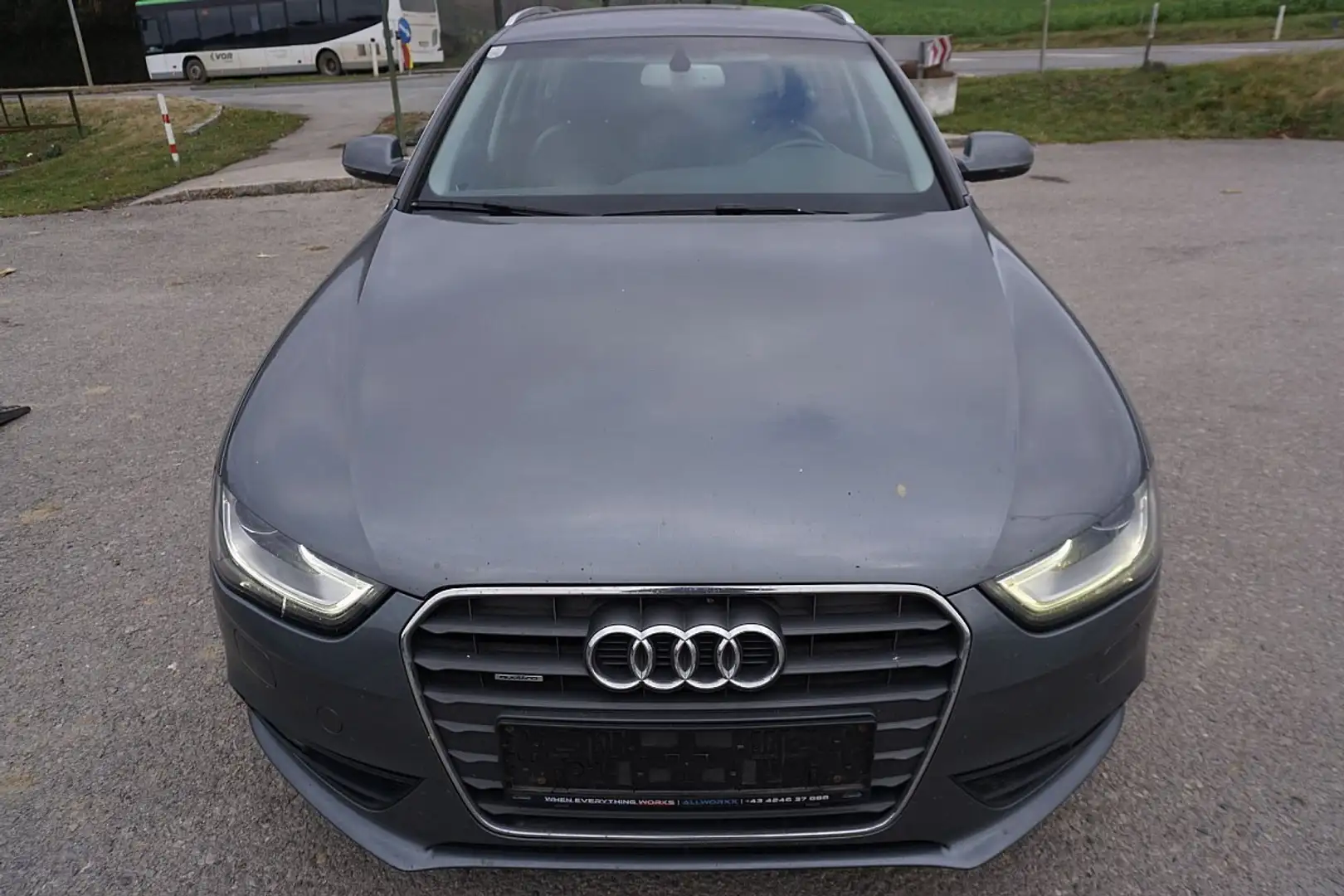Audi A4 Avant 2,0 TDI quattro DPF Gris - 2