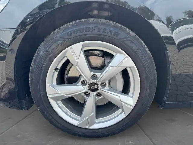 Audi A6 view 15