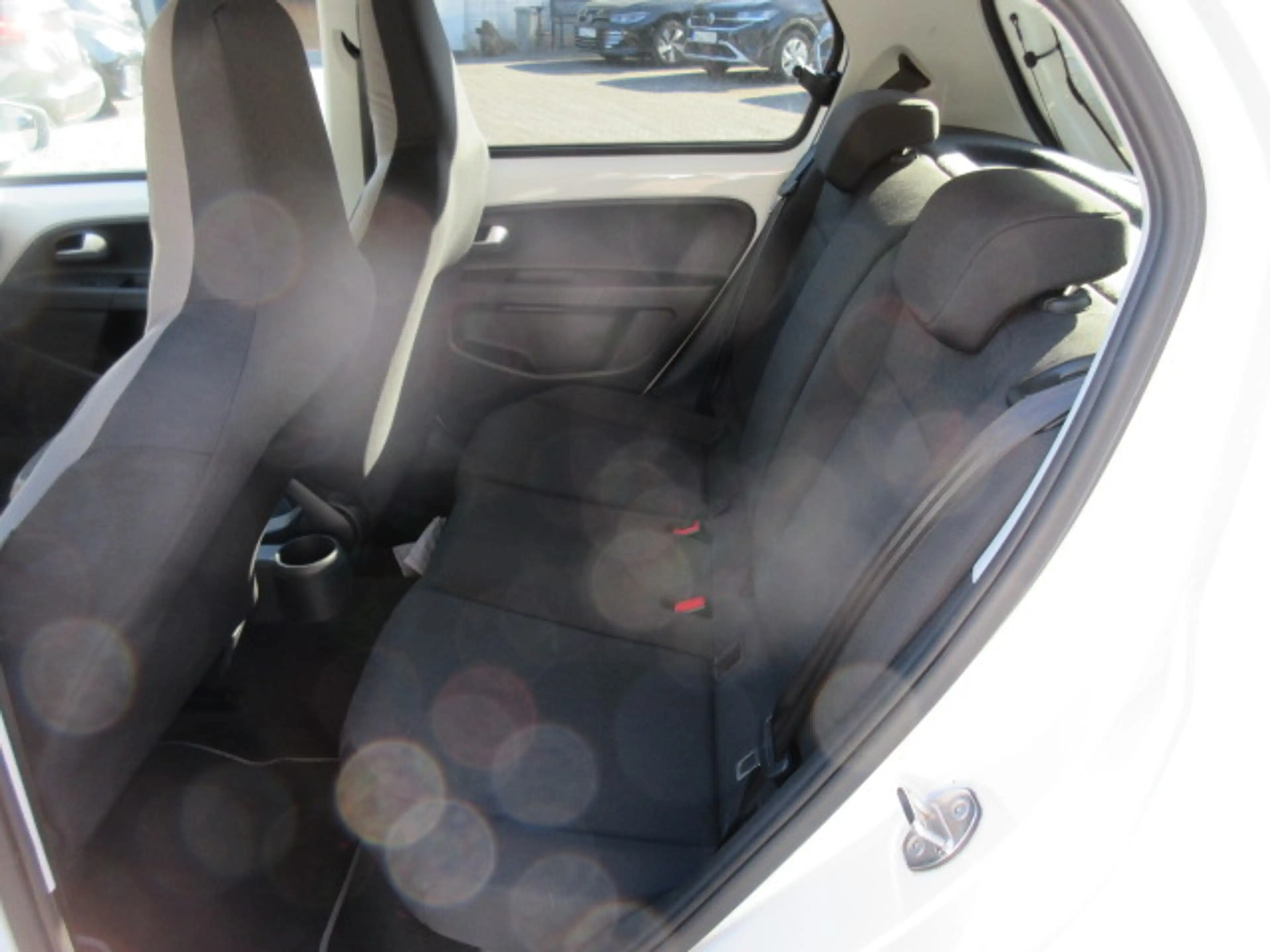 Volkswagen e-up! Style "Plus" Automatik NAVIV. KAMERA GRA ALU APS SITZHEIZUNG CLIMATRONIC — photo 7