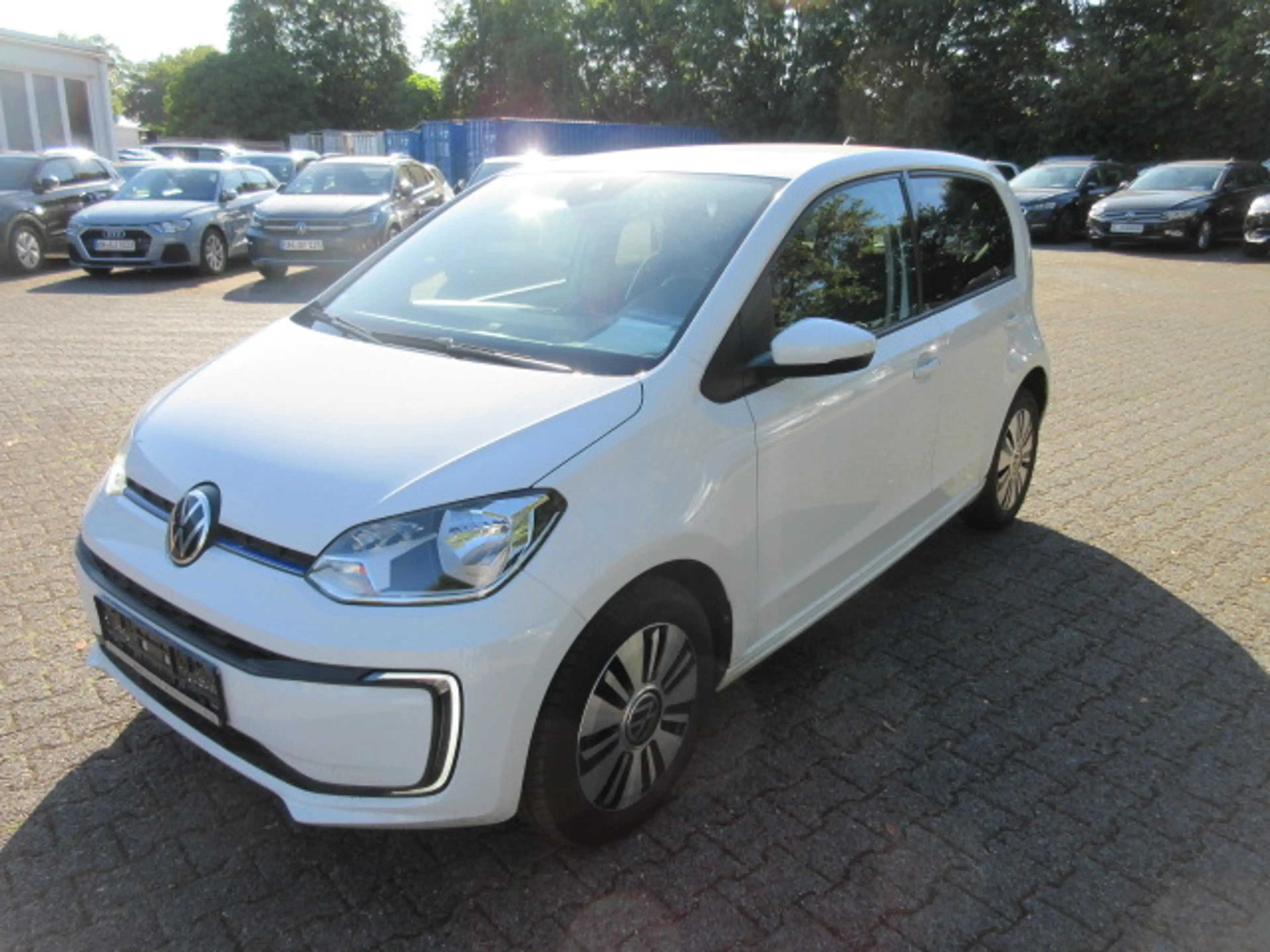 Volkswagen e-up! Style "Plus" Automatik NAVIV. KAMERA GRA ALU APS SITZHEIZUNG CLIMATRONIC — photo 4