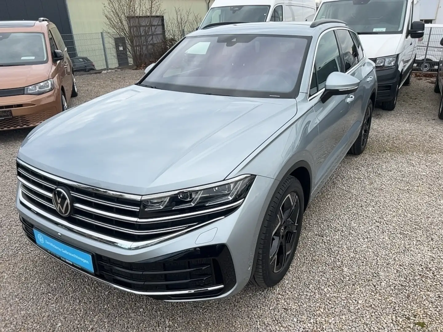 Volkswagen Touareg Facelift Elegance TDi 90L Tank Matrix LM Silber - 2