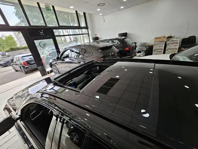 BMW 3 Series view 7