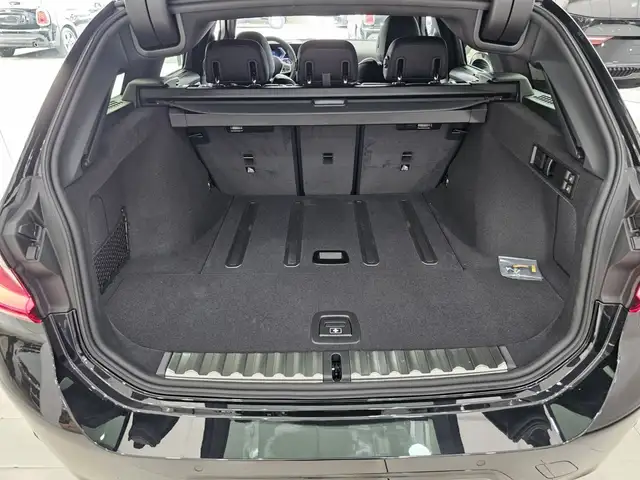 BMW 3 Series view 5
