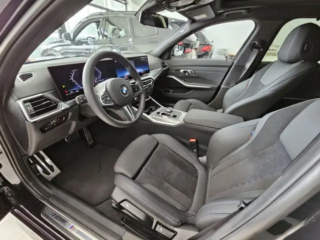 BMW 3 Series view 10
