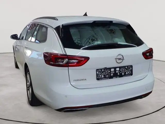 Opel Insignia view 2