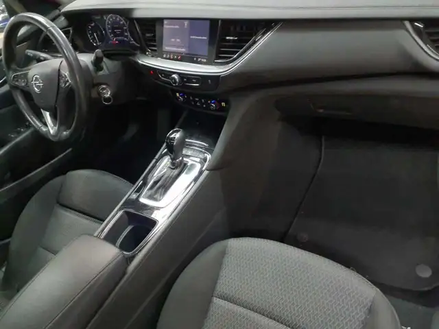 Opel Insignia view 12