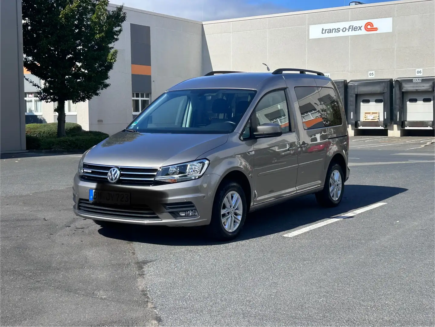 Volkswagen Caddy Comfortline BMT Silber - 1