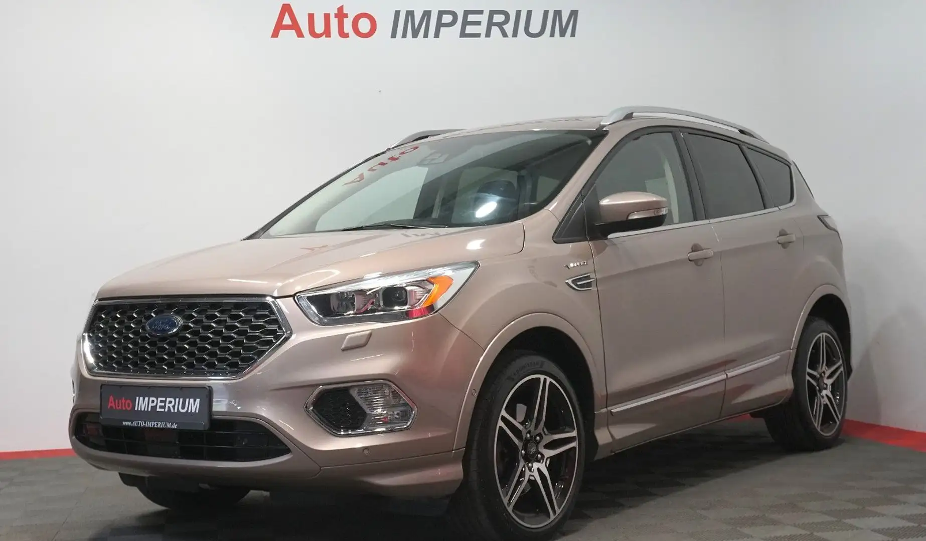 Ford Kuga Vignale 2.0 TDCi*ACC*AHK*PANO*RFK*LHZ* - 1