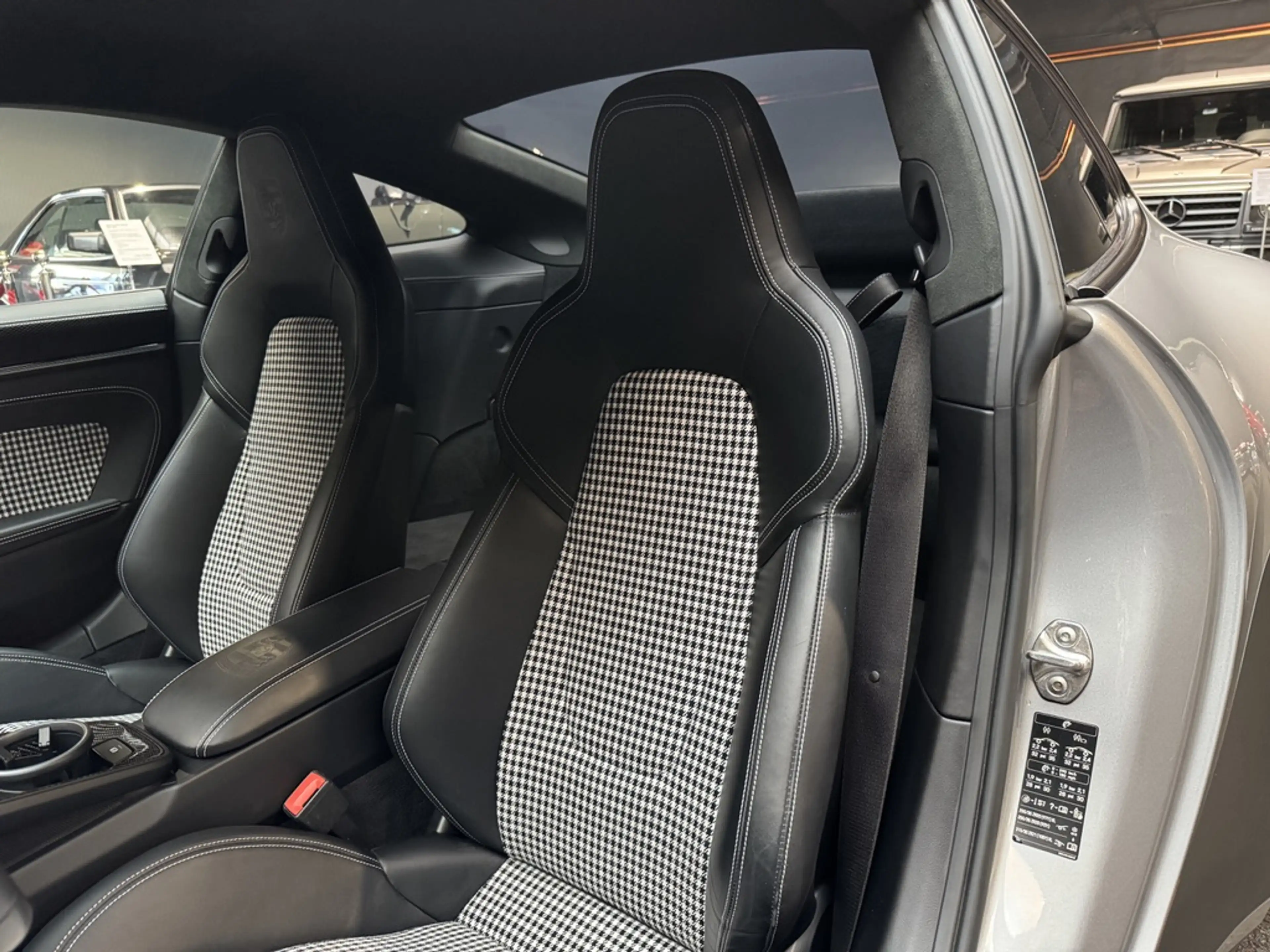 Porsche 992 GT3 Touring JW Zustand, PZ SH gepflegt, apporved — photo 15