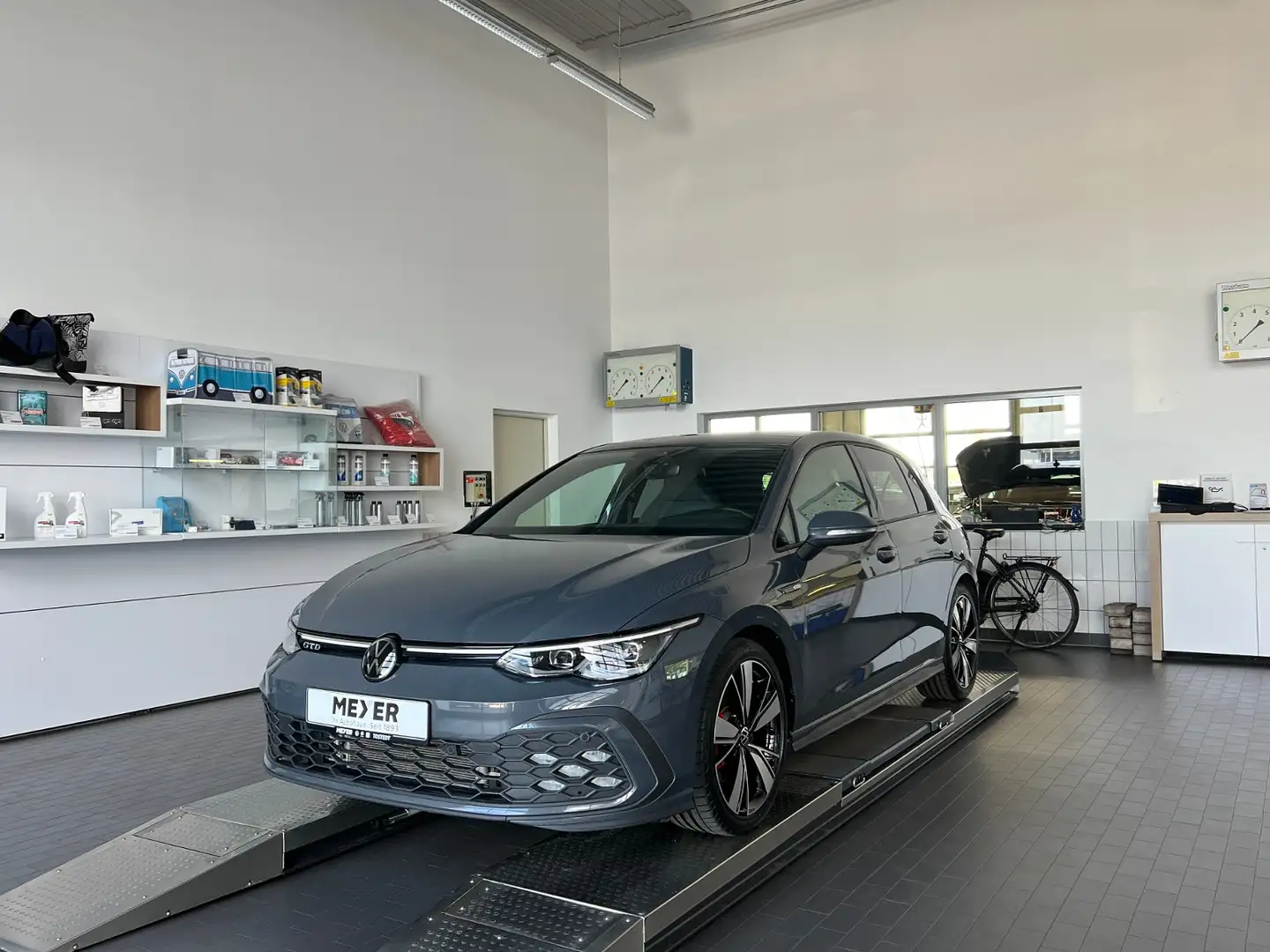 Volkswagen Golf VIII GTD 2.0 TDI DSG *Garantie, AHK, LED, 18'-LM* Grau - 2
