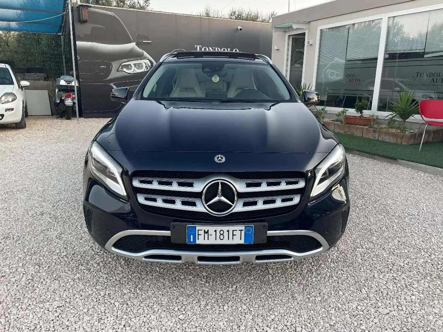 Mercedes-Benz GLA 200 d Automatic Premium Blanc - 1