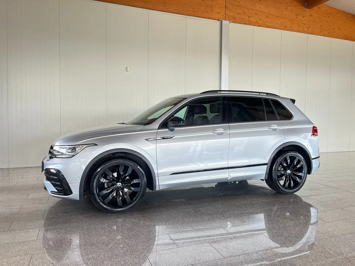 Volkswagen Tiguan R-Line Silber - 1