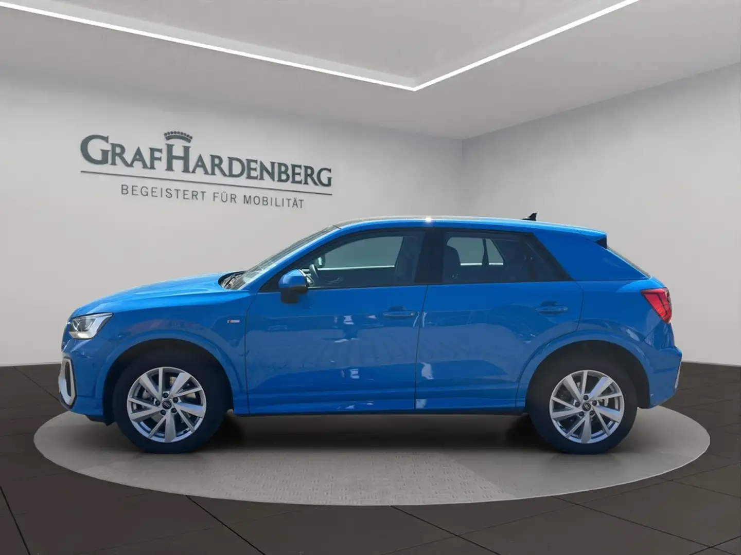 Audi Q2 S line 40 TFSI quattro S tronic Blau - 2