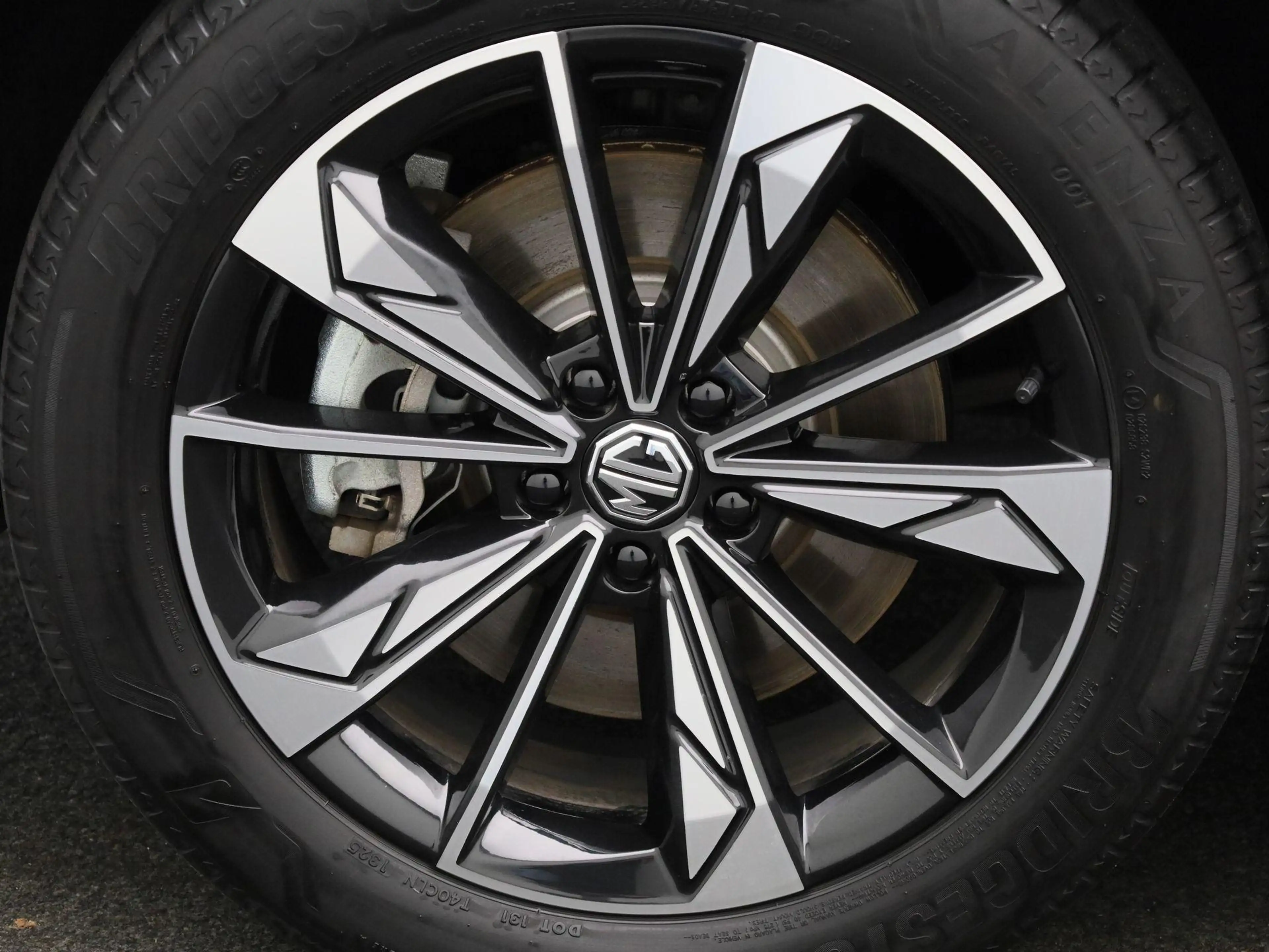MG HS PHEV 1.5 Luxury — photo 15