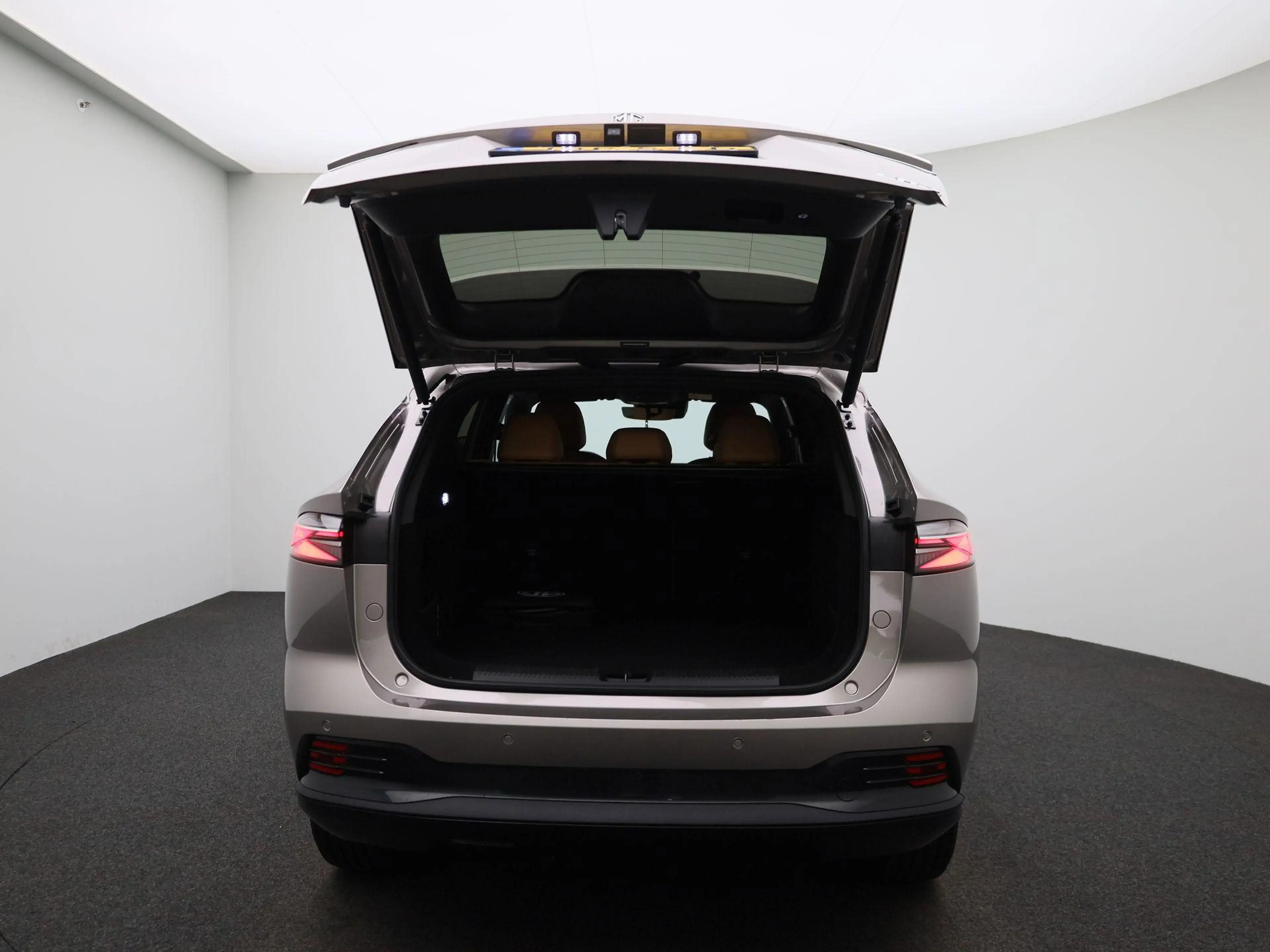 MG HS PHEV 1.5 Luxury — photo 11