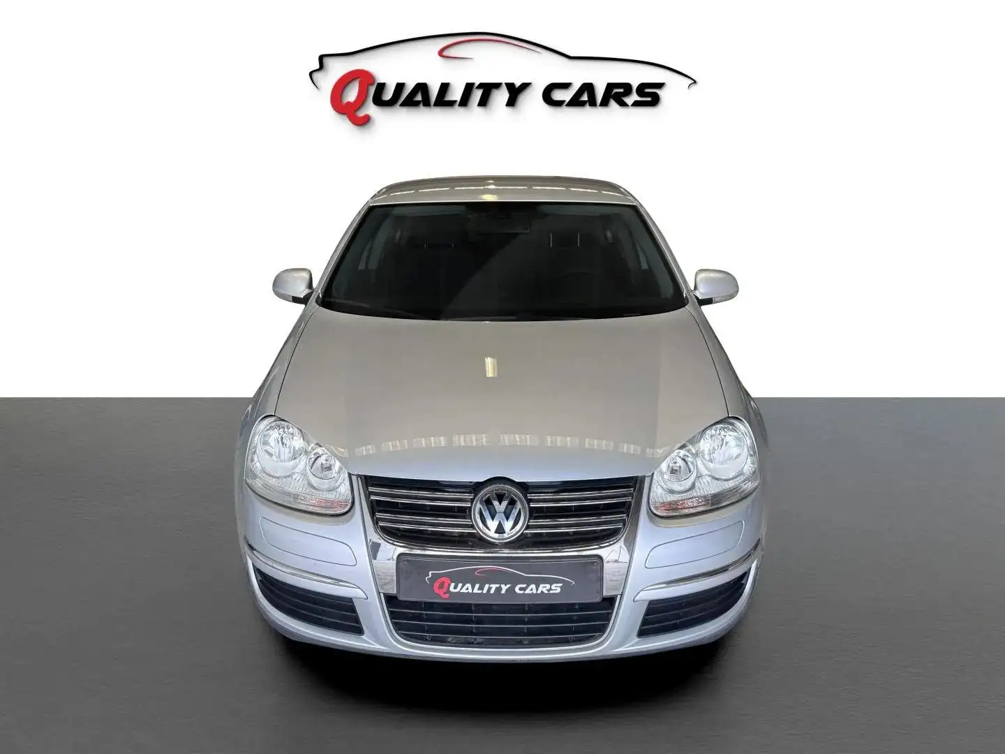 Volkswagen Jetta 1.6 FSI | 115.000 KM | Navi | Garantie Stříbrná - 2