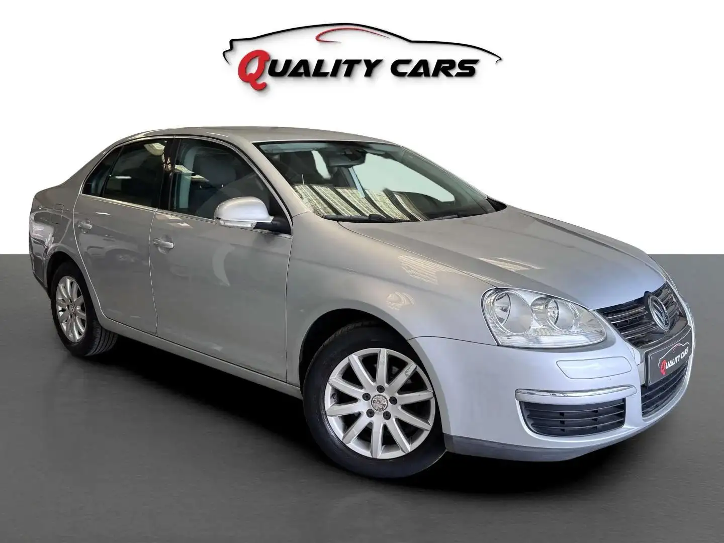 Volkswagen Jetta 1.6 FSI | 115.000 KM | Navi | Garantie Stříbrná - 1