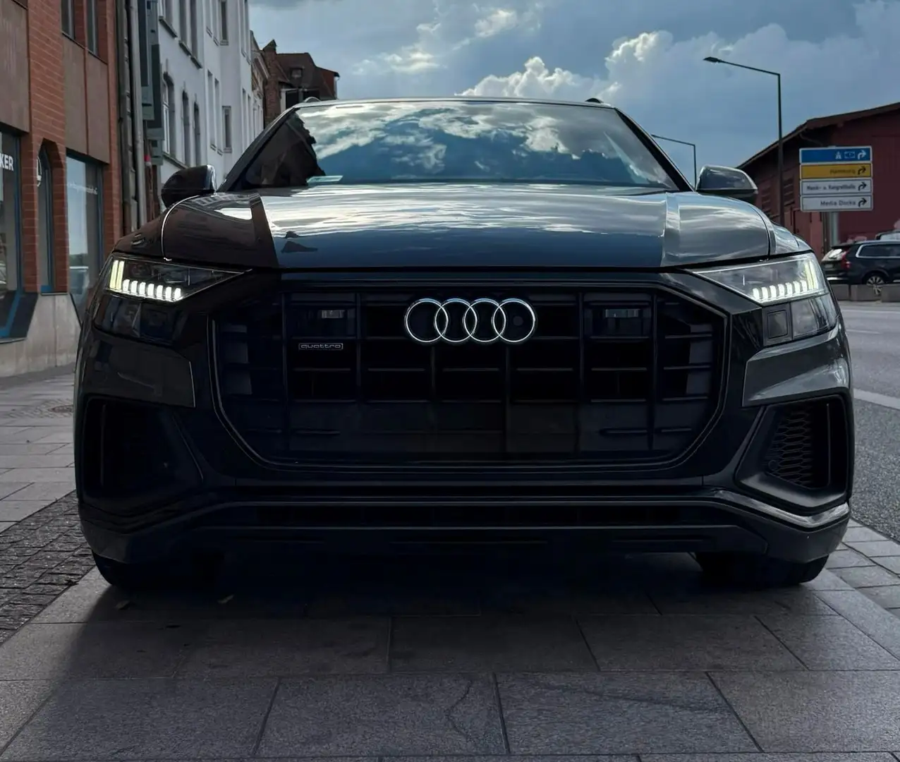 Audi Q8 55 TFSI quattro*B&O*Matrix-LED*STHZ*QUATTRO* Grau - 1