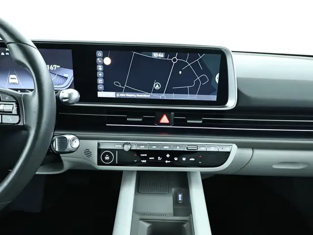 Hyundai Ioniq 6 view 11