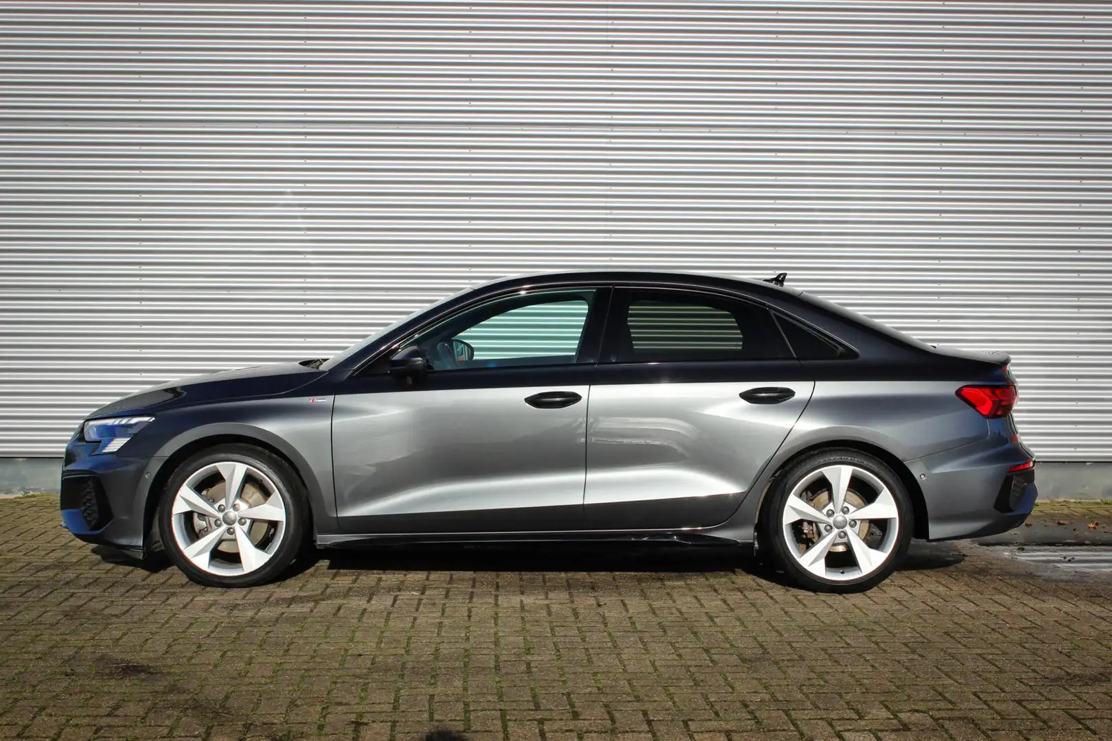Audi A3 Limousine 35 TFSI S edition // 2x S-line | B&O | M Gris - 2
