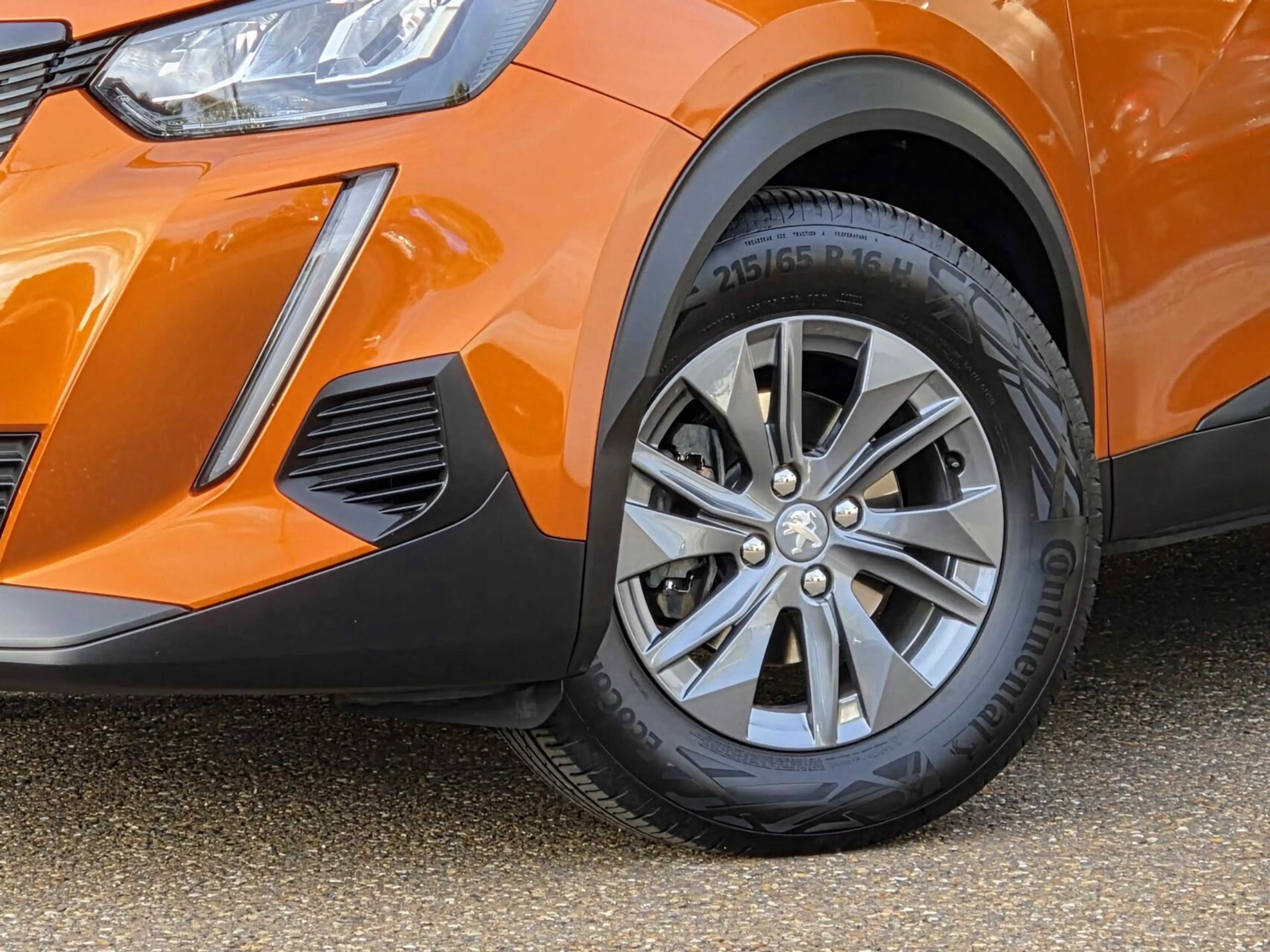 Peugeot 2008 1.2T Style 1e Eig! |Navi|Cam|Carplay|DAB|Clima — photo 9