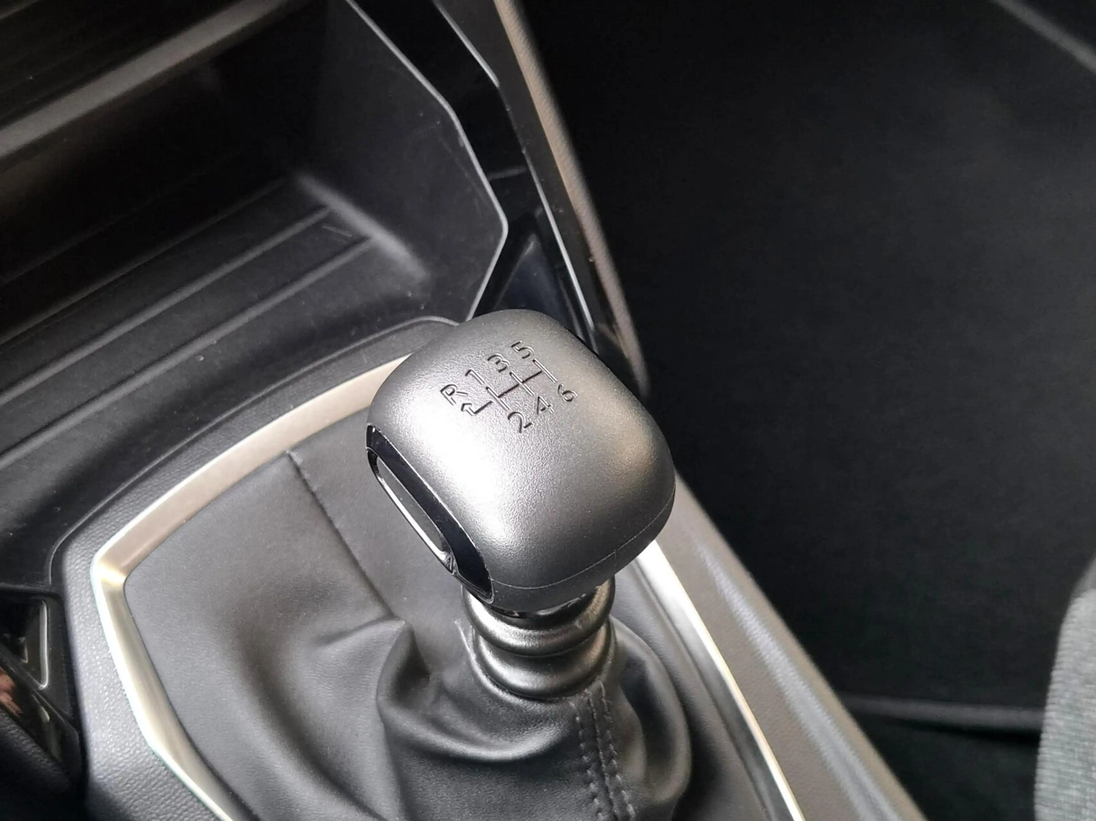 Peugeot 2008 1.2T Style 1e Eig! |Navi|Cam|Carplay|DAB|Clima — photo 25
