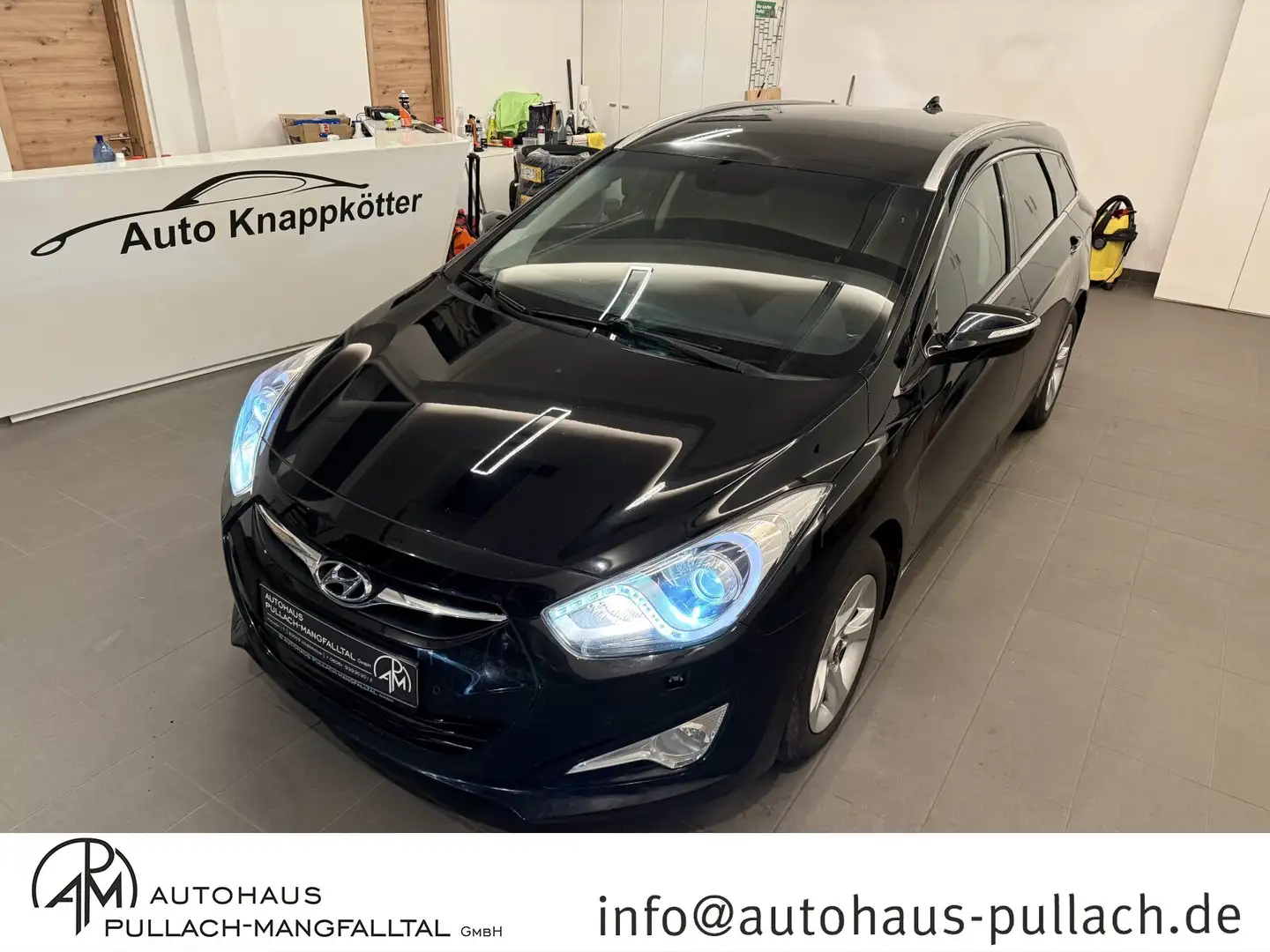 Hyundai i40 i40 1.7 CRDi Premium Blue Klima/Xenon/Sitzhzg./BC Schwarz - 1