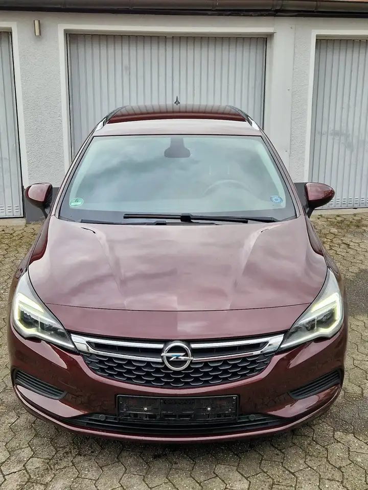 Opel Astra Astra 1.6 D (CDTI) Automatik Sports Tourer Edition — photo 1 of 15