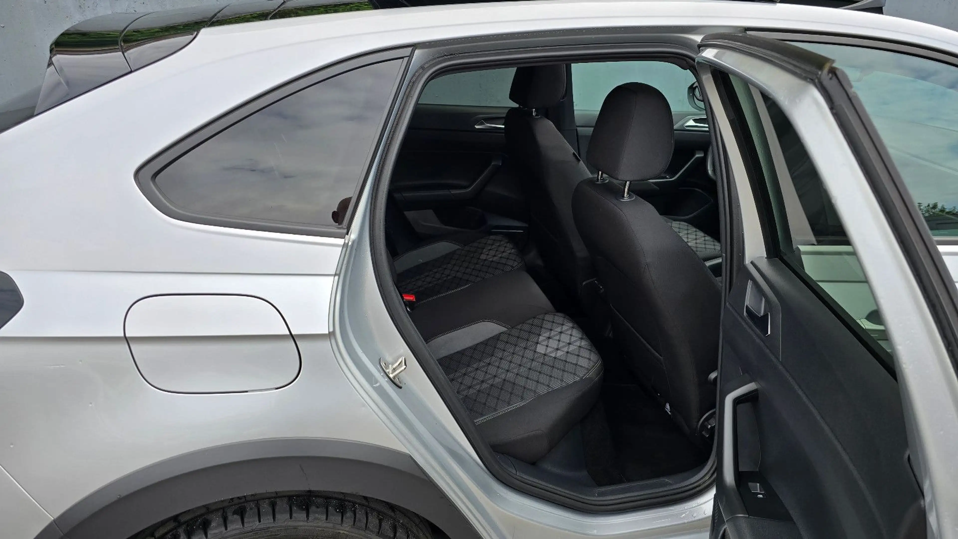 Volkswagen Taigo 1.0 TSI DSG 3 x R-Line Pano/Kamera/K-less — photo 9