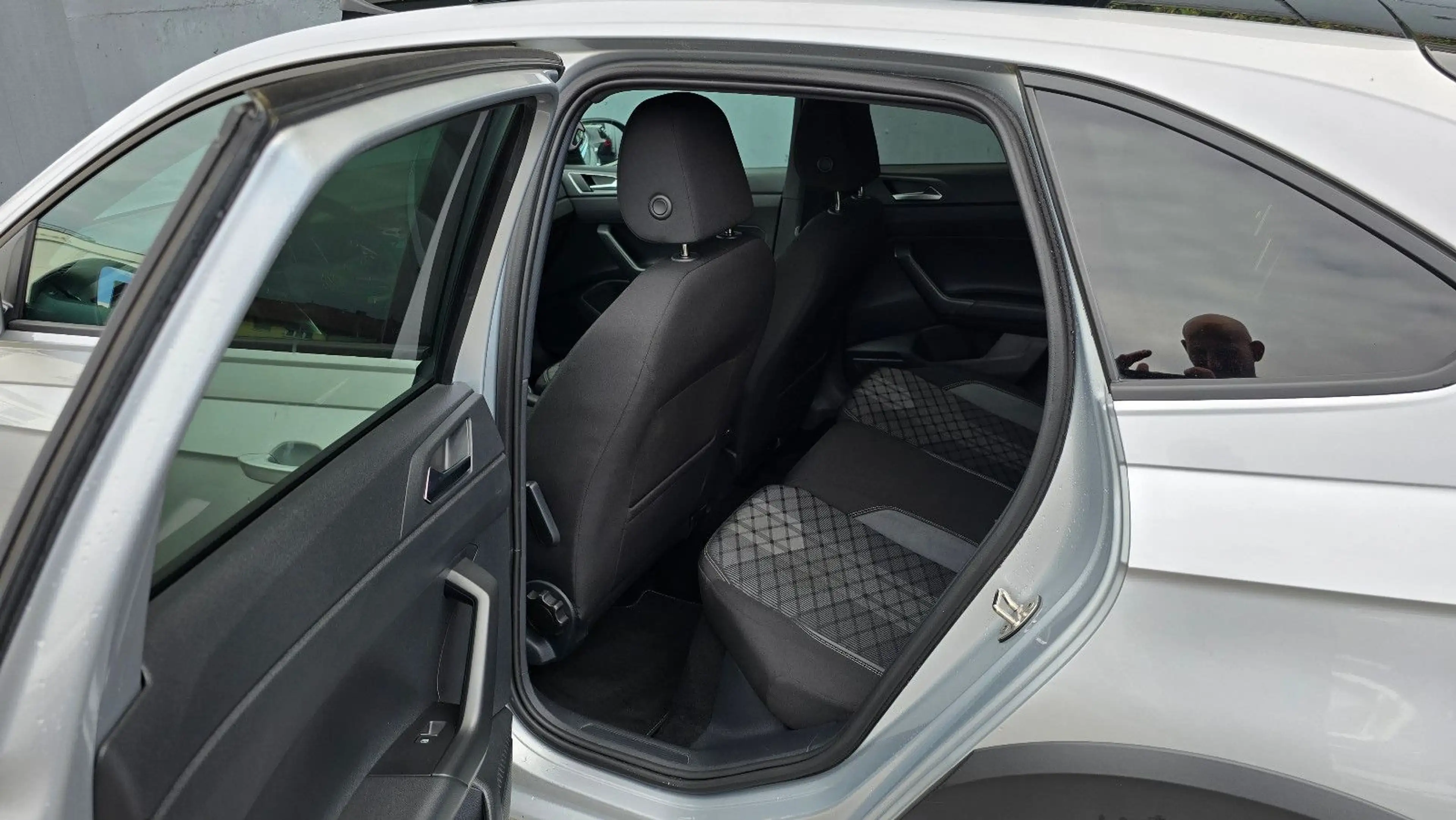 Volkswagen Taigo 1.0 TSI DSG 3 x R-Line Pano/Kamera/K-less — photo 8