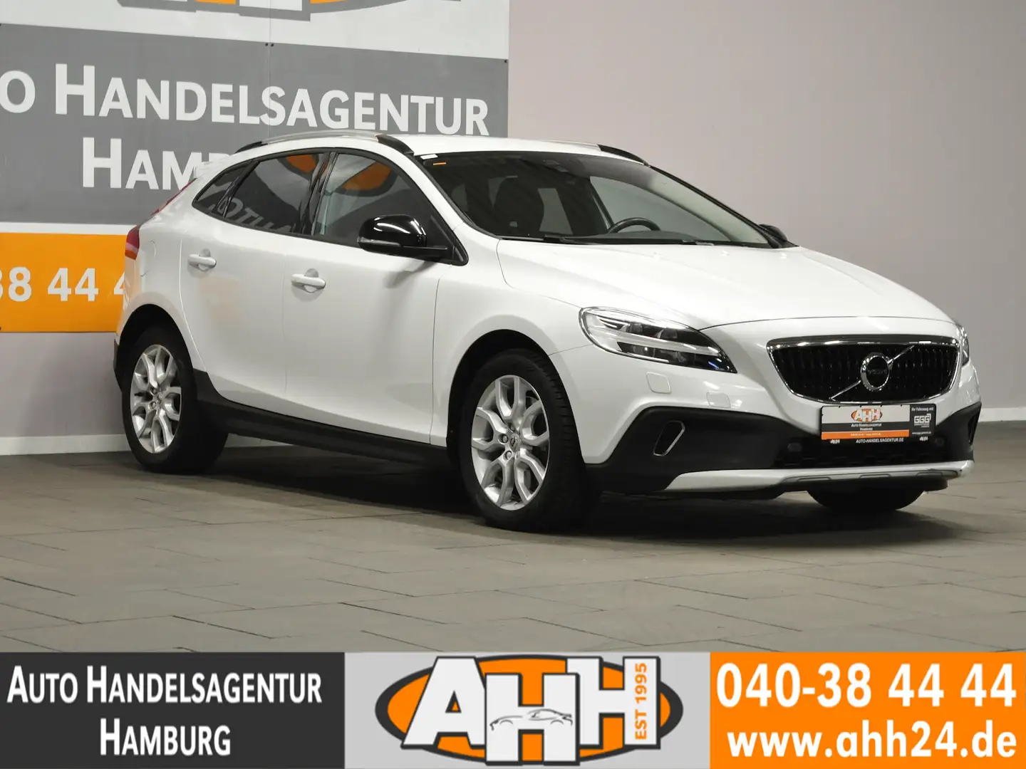 Volvo V40 Cross Country 1.5 T3 PLUS AUT|KAM|TEMP|SOUND Blanc - 2