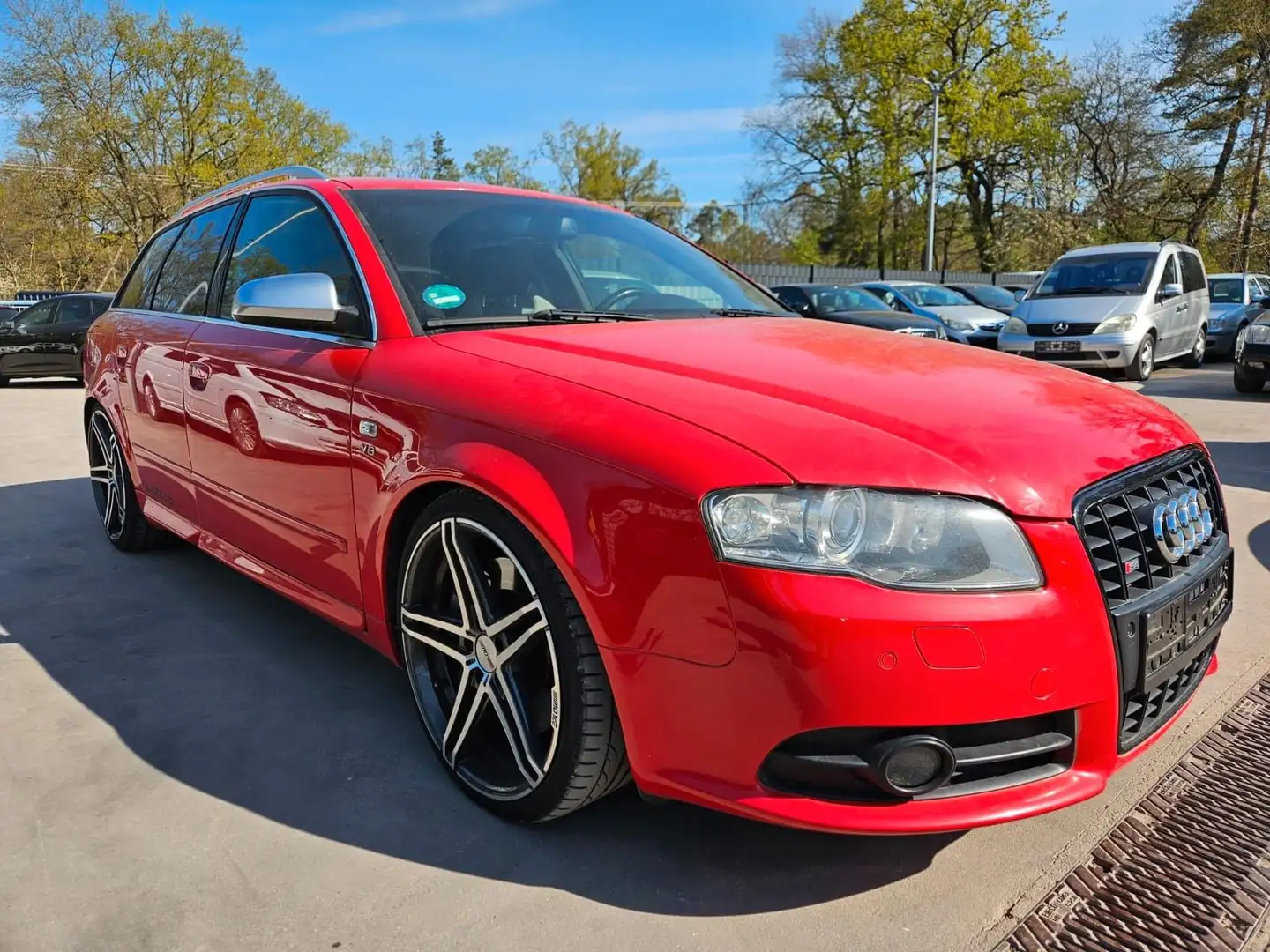 Audi S4 Avant 4.2 quattro Červená - 1