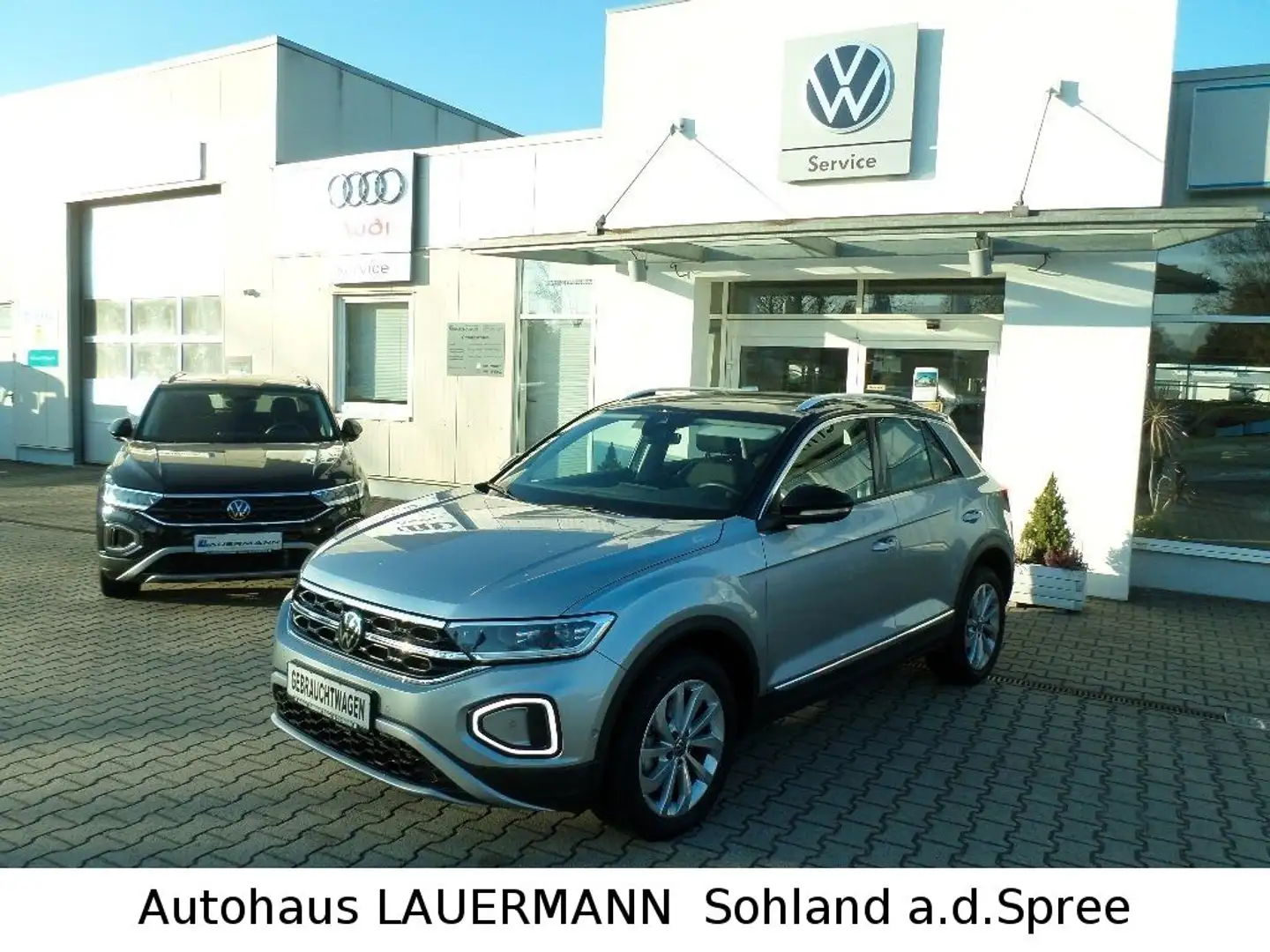 Volkswagen T-Roc STYLE 1.5 TSI LED ACC NAVI Silber - 2