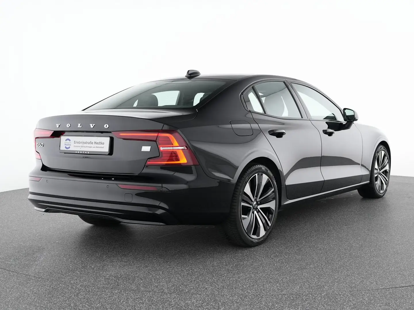 Volvo S60 T8 Recharge AWD Plus Dark 19"+WINTER-PAKET Zwart - 2