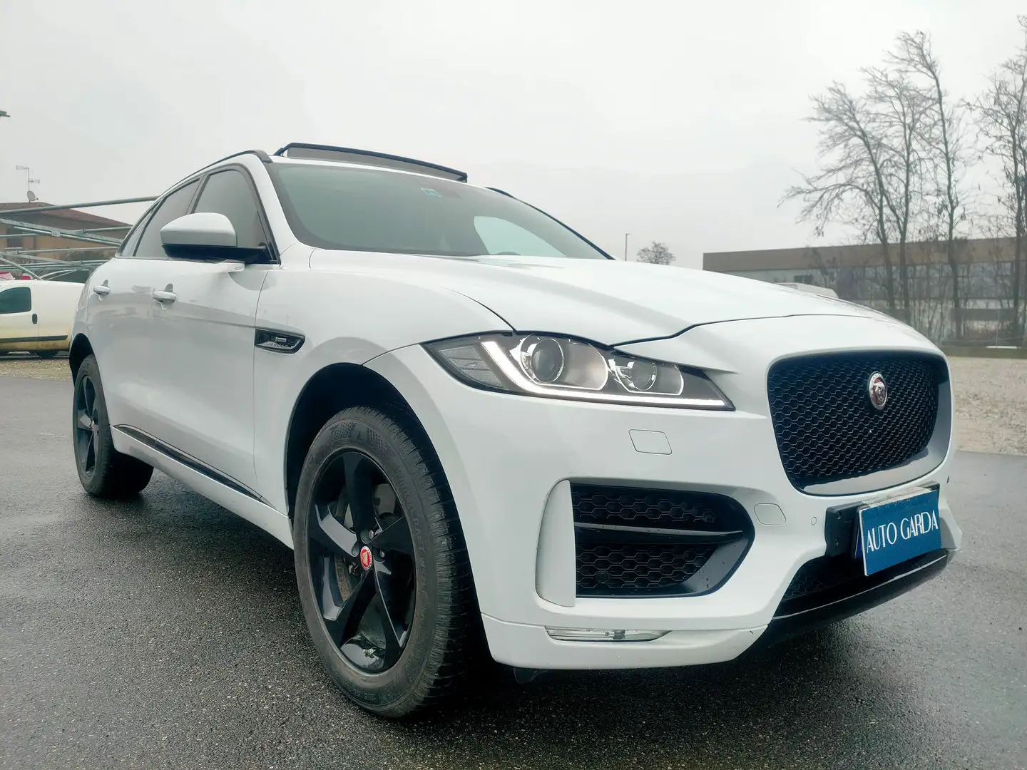 Jaguar F-Pace 2018 2.0d i4 R-Sport awd 180cv TETTO PANORAMICO Blanc - 1
