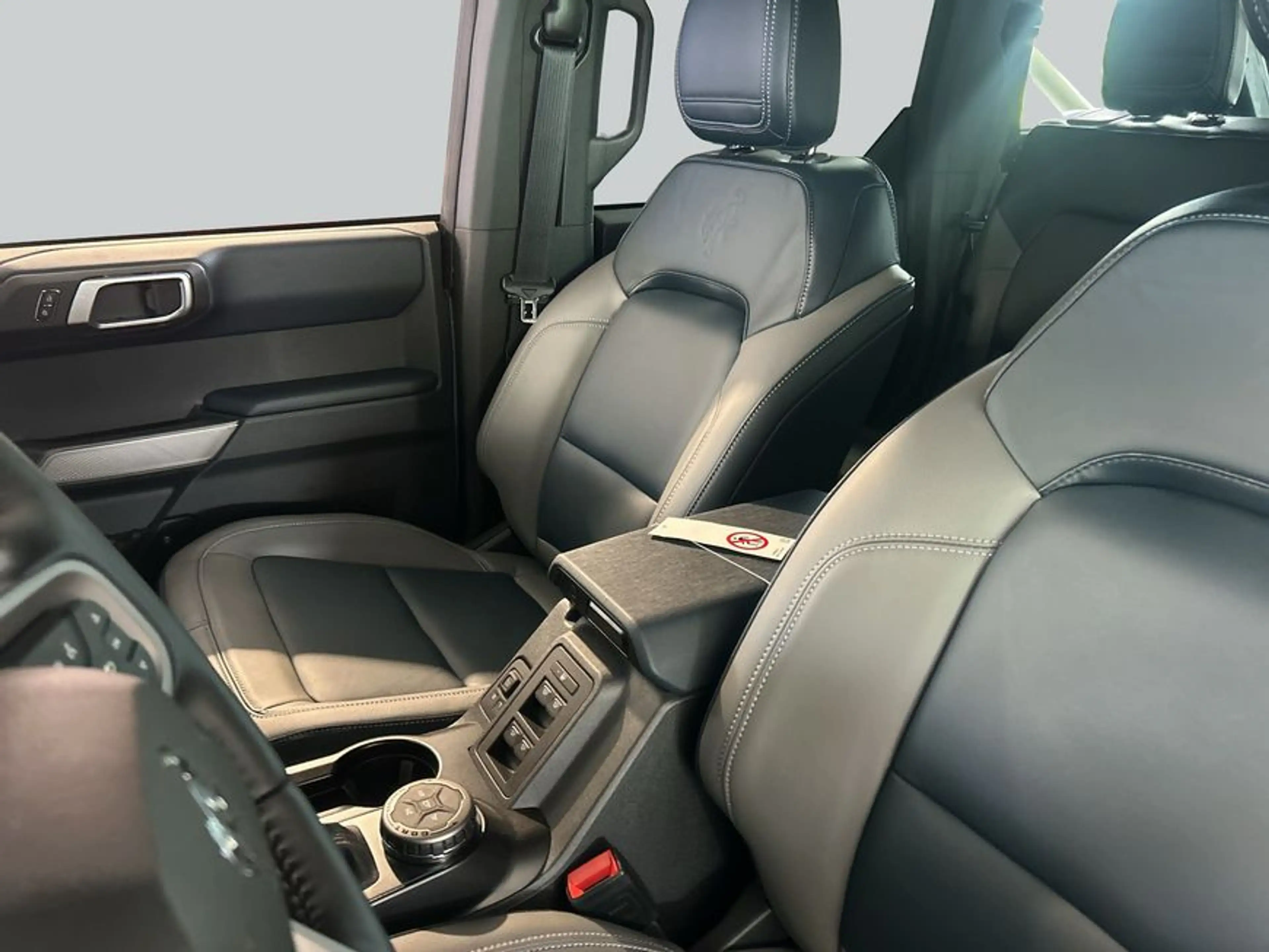 Ford Bronco 2.7 EcoBoost V6 Outer Banks — photo 10