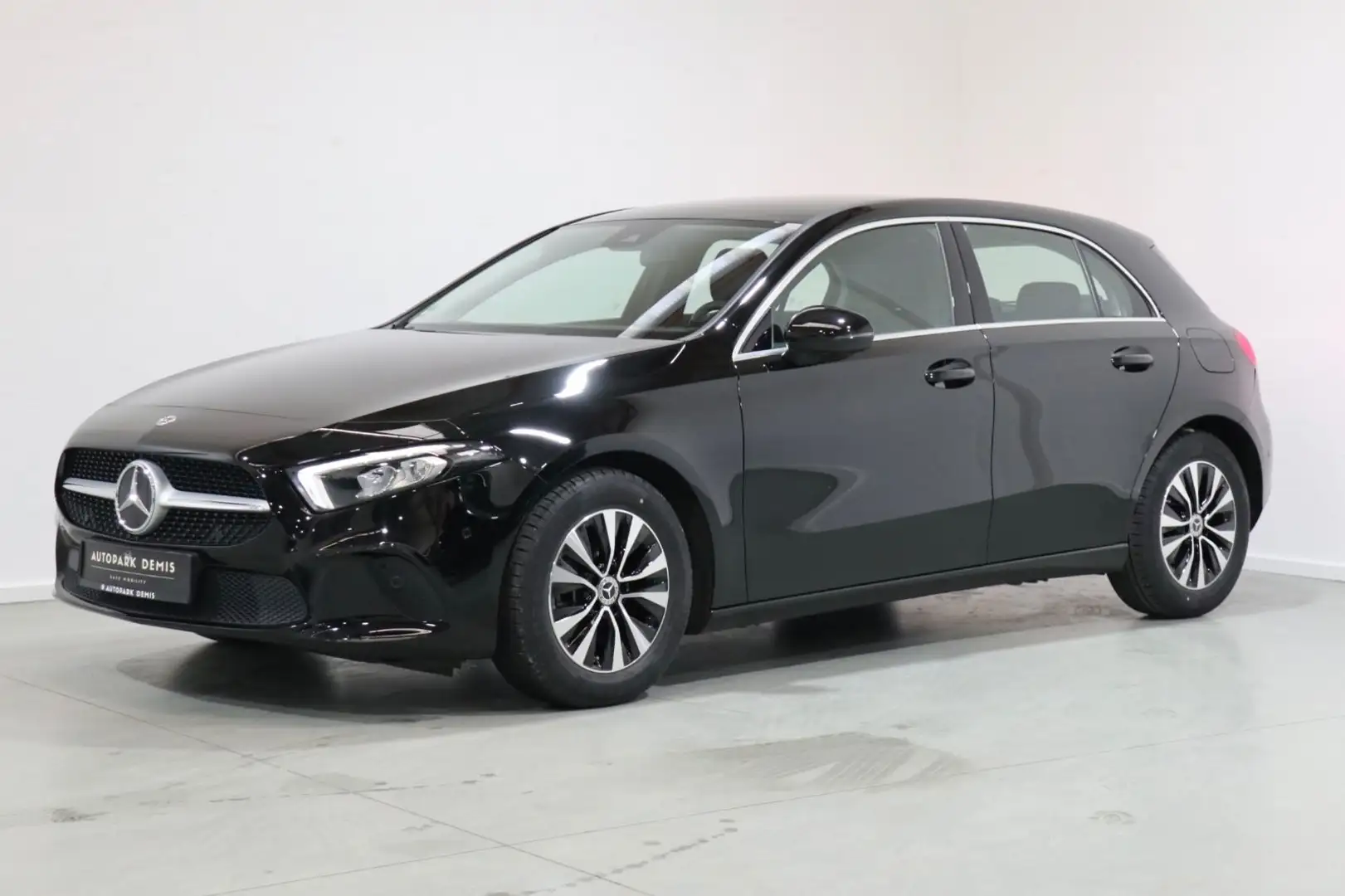 Mercedes-Benz A 180 A -Klasse A 180/WIDE/LED/AMBIENTE/KAMERA Noir - 2