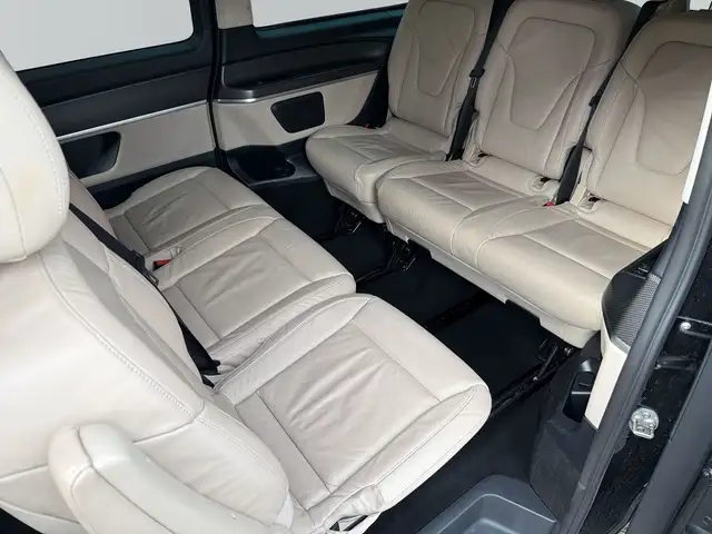 Mercedes-Benz V-Class view 9