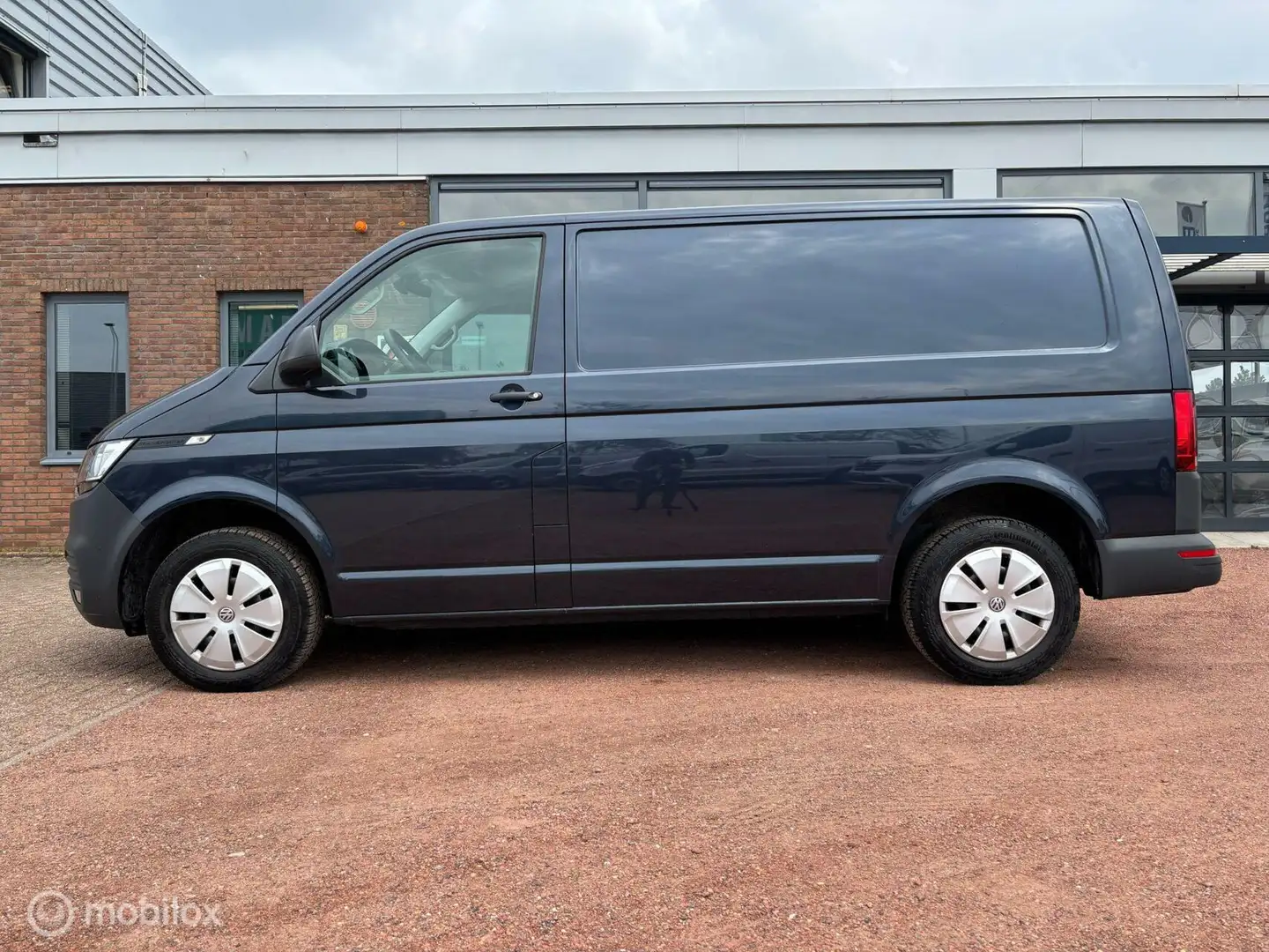 Volkswagen T6.1 Transporter L1H1 Highline | Trekhaak Betimmering Bleu - 2