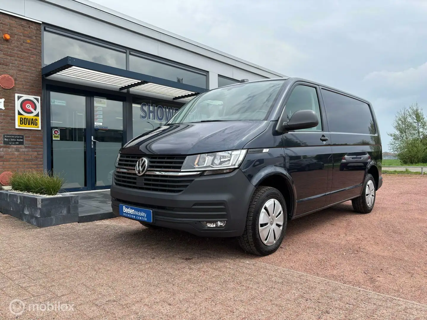 Volkswagen T6.1 Transporter L1H1 Highline | Trekhaak Betimmering Blauw - 1