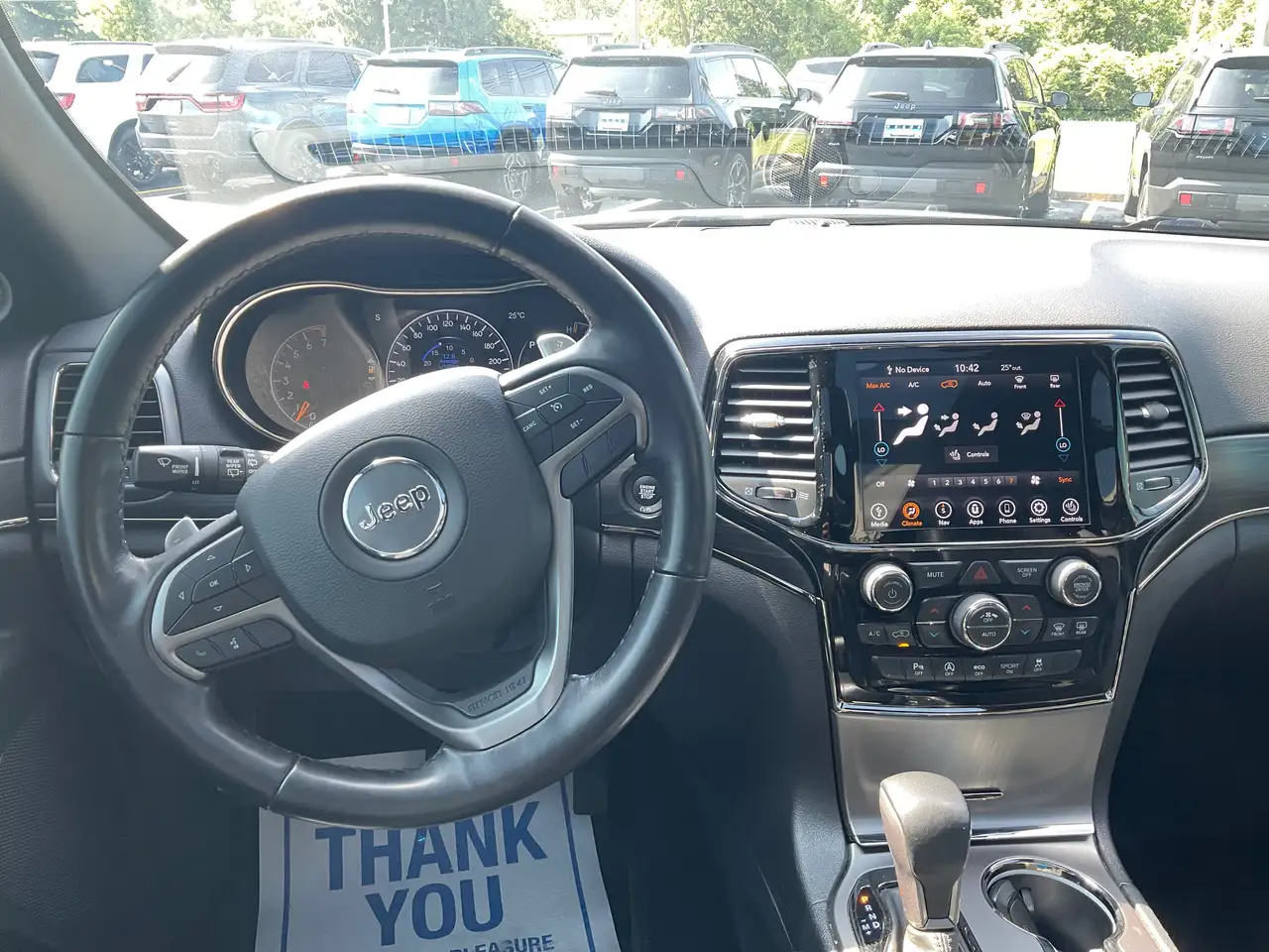 Jeep Grand Cherokee снимка Jeep Grand Cherokee