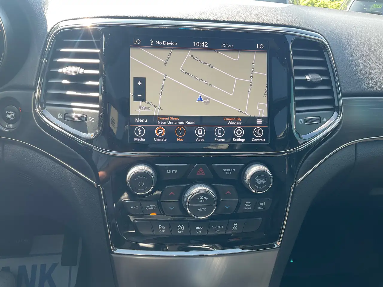 Jeep Grand Cherokee снимка Jeep Grand Cherokee