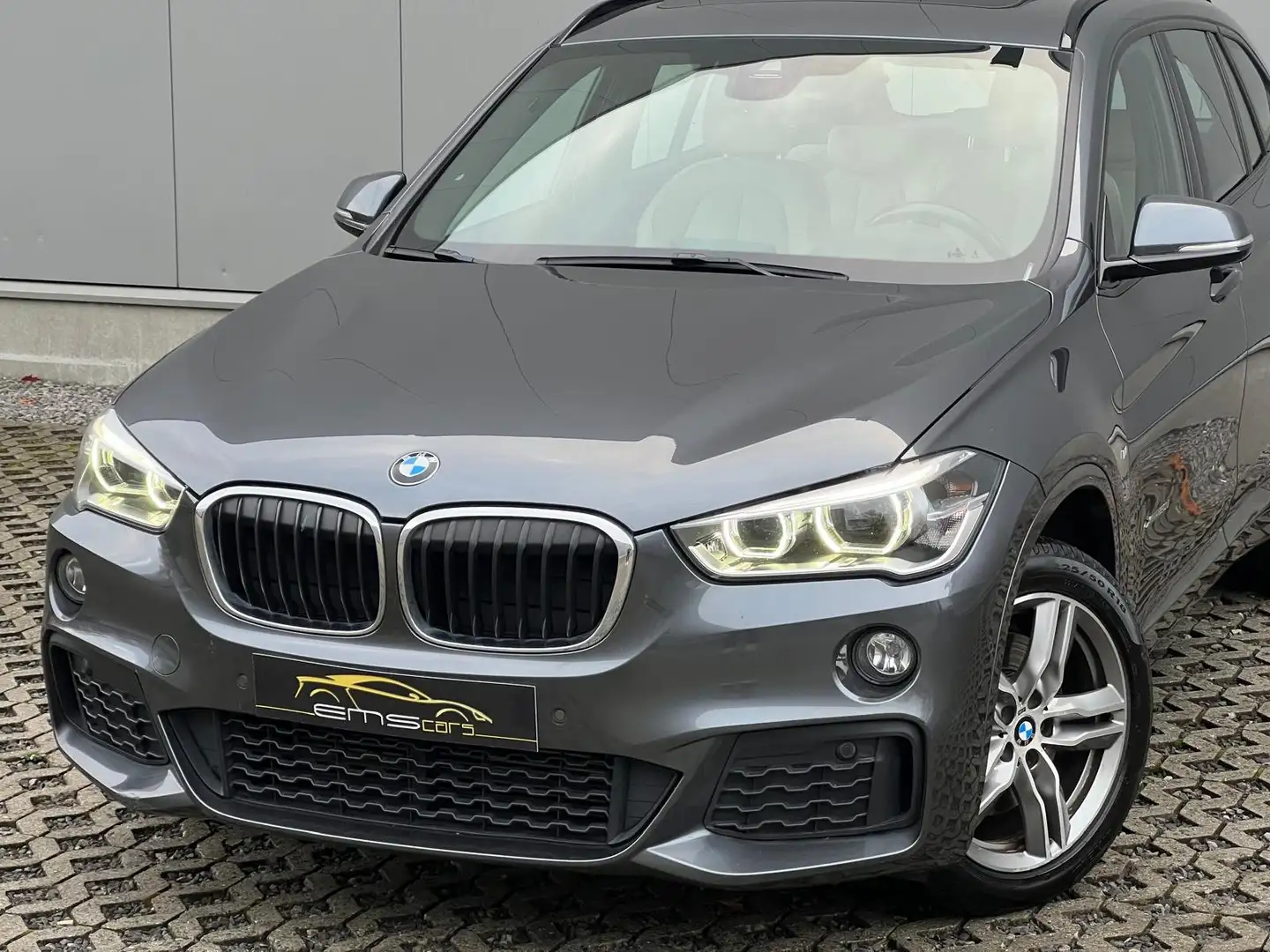 BMW X1 xDrive20i Automaat- M Sport- Navi- Pano- Garantie! Gris - 2