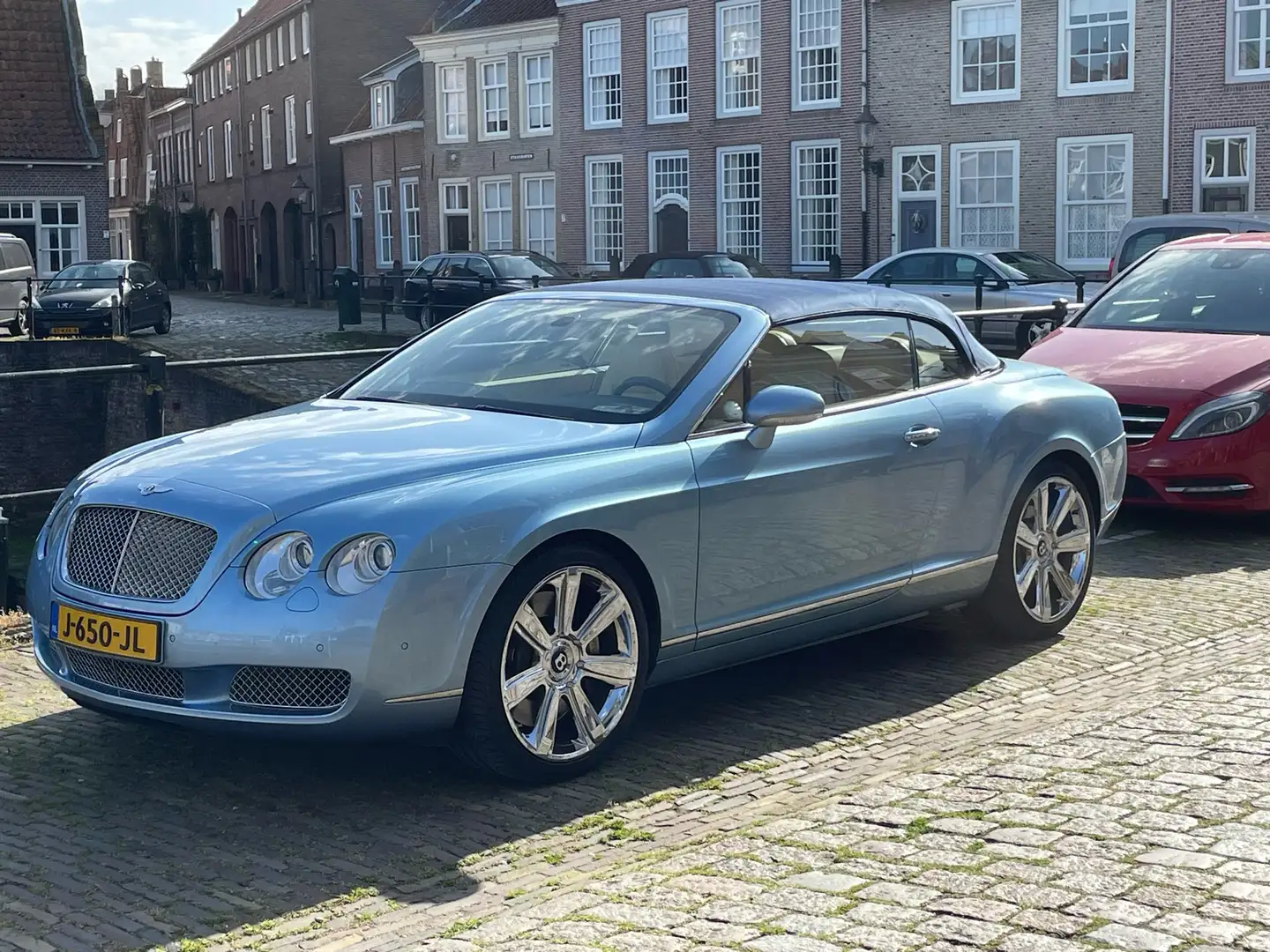 Bentley Continental 6.0 W12 Blau - 1