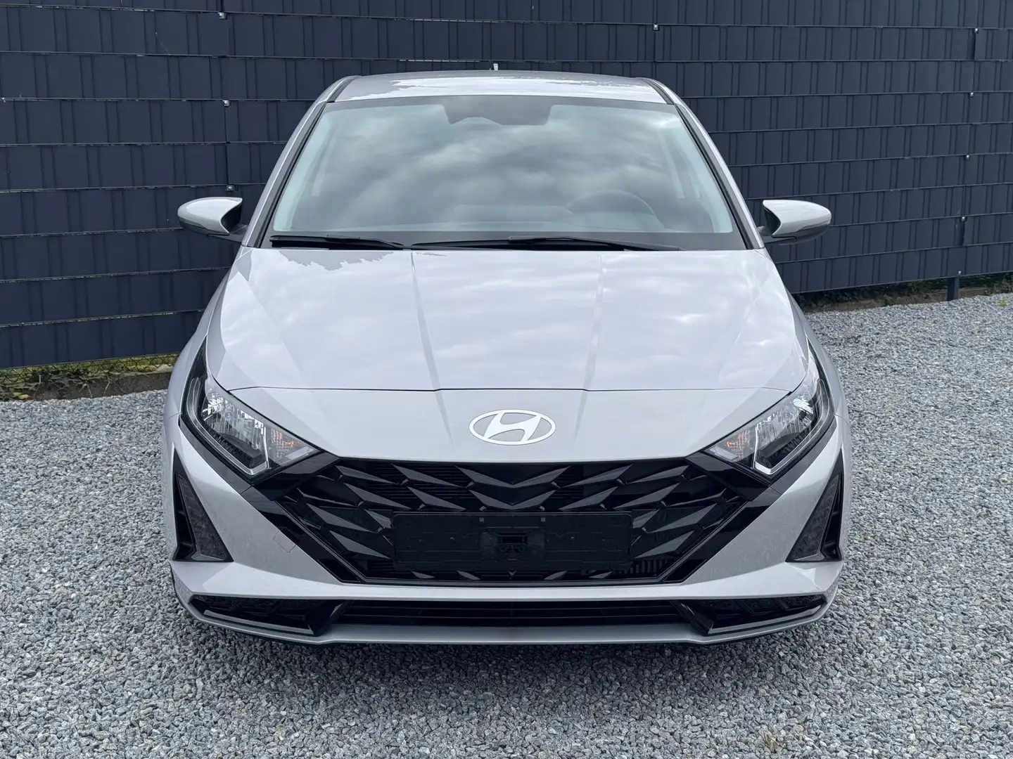 Hyundai i20 Family Automatik 66 kW (90 PS), Automatik, Fron... Grau - 2