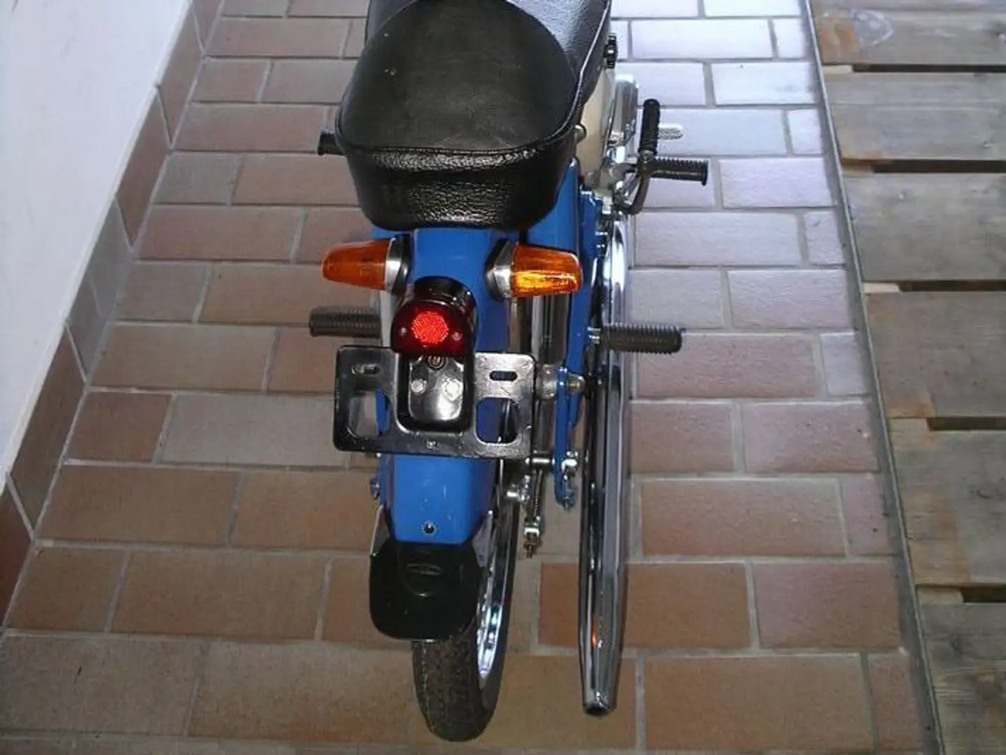 Honda CB 100 Blauw - 2