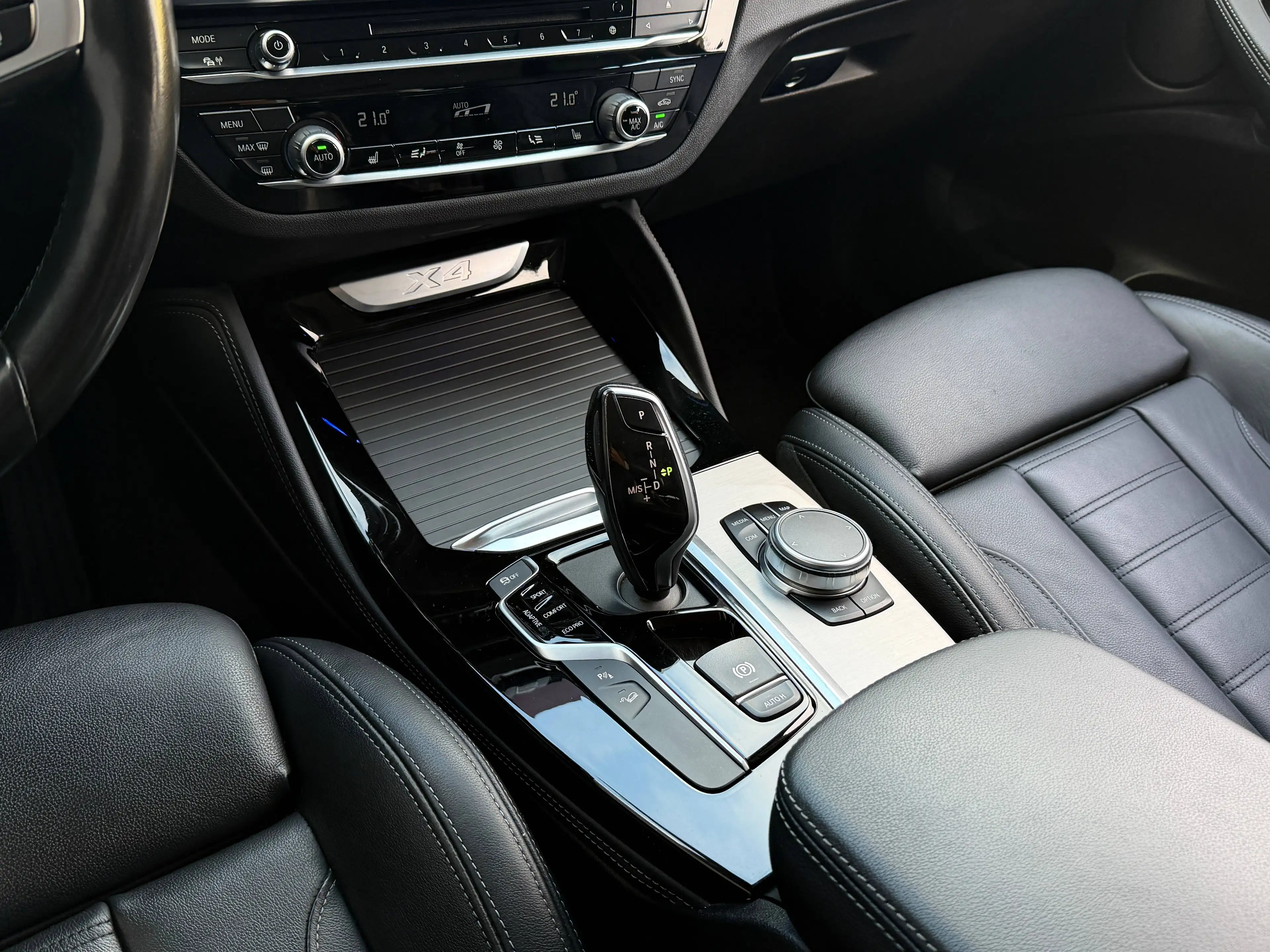 BMW X4 xDrive 30 i xLine M Sport *Head-Up* Rkam Leder Navi Top Zustand — photo 8